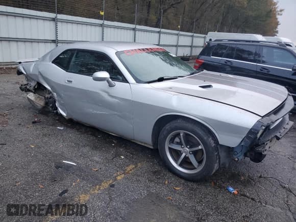 ✅ 2010 Dodge Challenger SE • VIN: 2B3CJ4DV7AH131271 • Lot: 83791044. Wystawiony na Copart z przebiegiem 161 002 mil. Bezpłatny archiwum sprzedaży aukcyjnych z USA i szczegółowy raport historii pojazdu na DreamBid. Zdjęcie 4.