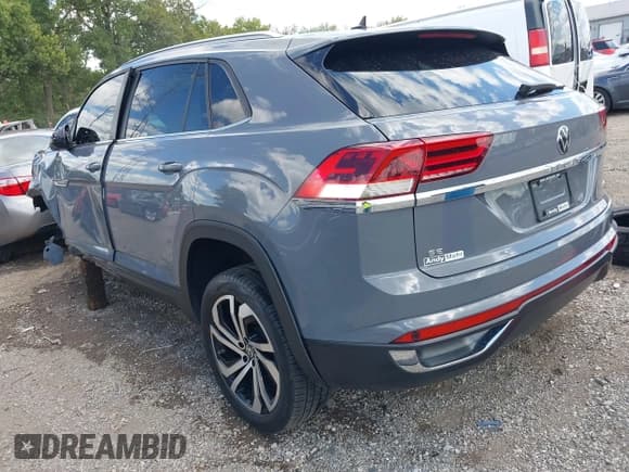 ✅ 2021 Volkswagen Atlas SE • VIN: 1V2KC2CA2MC213518 • Lot: 43080700. Listed on IAAI with 63,008 mi. Free auction sales archive from the USA and detailed vehicle history report at DreamBid. Image 3.