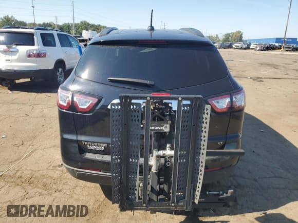 ✅ 2017 Chevrolet Traverse LT • VIN: 1GNKVHKD7HJ289089 • Lot: 80274365. Wystawiony na Copart z przebiegiem 145 682 mil. Bezpłatny archiwum sprzedaży aukcyjnych z USA i szczegółowy raport historii pojazdu na DreamBid. Zdjęcie 6.