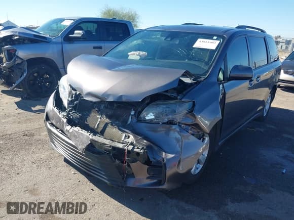 ✅ 2020 Toyota Sienna LE • VIN: 5TDKZ3DCXLS067856 • Лот: 43811903. Опубликован ранее на IAAI с пробегом 94 899 миль. Бесплатный доступ к архиву аукционных продаж из США и подробный отчёт об истории автомобиля на DreamBid. Изображение 6.