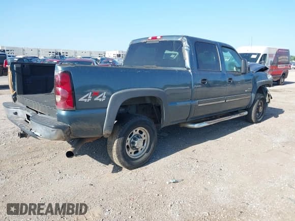 ✅ 2006 Chevrolet Silverado 2500HD LT3 • VIN: 1GCHK23D36F233447 • Лот: 42676674. Опубликован ранее на IAAI с пробегом Не указан. Бесплатный доступ к архиву аукционных продаж из США и подробный отчёт об истории автомобиля на DreamBid. Изображение 4.