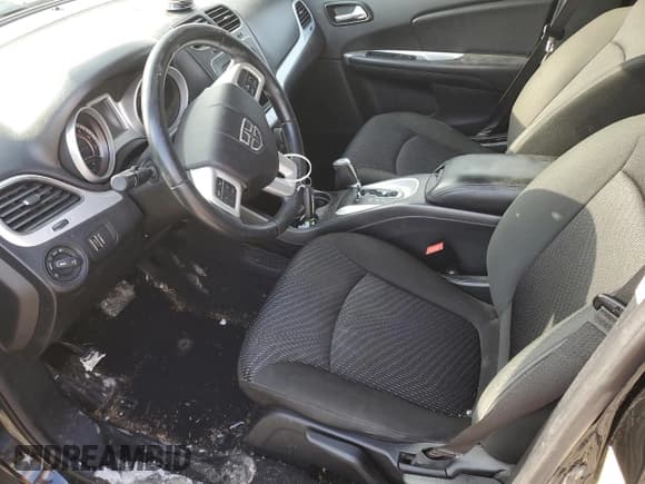 ✅ 2019 Dodge Journey SE • VIN: 3C4PDCBB8KT865176 • Lot: 91797045. Wystawiony na Copart z przebiegiem 114 145 mil. Bezpłatny archiwum sprzedaży aukcyjnych z USA i szczegółowy raport historii pojazdu na DreamBid. Zdjęcie 7.