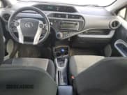 ✅ 2013 Toyota Prius One • VIN: JTDKDTB38D1043538 • Lot: 65220835. Wystawiony na Copart z przebiegiem 360 299 mil. Bezpłatny archiwum sprzedaży aukcyjnych z USA i szczegółowy raport historii pojazdu na DreamBid. Zdjęcie 8.