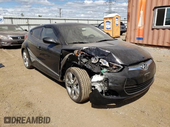 ✅ 2017 Hyundai Veloster Value Edition • VIN: KMHTC6AD4HU321015 • Lot: 70411894. Wystawiony na Copart z przebiegiem 28 613 mil. Bezpłatny archiwum sprzedaży aukcyjnych z USA i szczegółowy raport historii pojazdu na DreamBid. Zdjęcie 4.