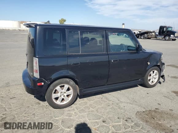 ✅ 2004 Scion xB • VIN: JTLKT324940142715 • Лот: 70875135. Опубликован ранее на Copart с пробегом 323 005 миль. Бесплатный доступ к архиву аукционных продаж из США и подробный отчёт об истории автомобиля на DreamBid. Изображение 3.