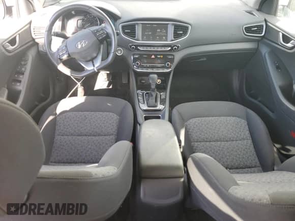 2019 Hyundai Ioniq с VIN KMHC65LD6KU169261, выставлен на аукционе Copart как лот 77107134 с пробегом 54 616 миль миль и Списание • Salvage title. История ставок и продаж доступна на DreamBid. Изображение 8.