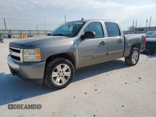 ✅ 2007 Chevrolet Silverado 1500 1LT • VIN: 2GCEC13J571718455 • Lot: 69471175. Listed on Copart with 197,870 mi. Free auction sales archive from the USA and detailed vehicle history report at DreamBid. Image 1.