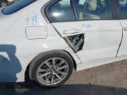 ✅ 2017 BMW 3 Series 320i • VIN: WBA8E1G36HNU17676 • Lot: 43597193. Wystawiony na IAAI z przebiegiem 78 800 mil. Bezpłatny archiwum sprzedaży aukcyjnych z USA i szczegółowy raport historii pojazdu na DreamBid. Zdjęcie 6.