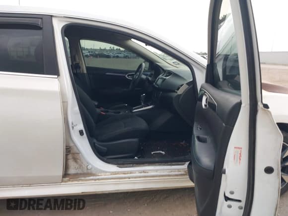 ✅ 2019 Nissan Sentra S • VIN: 3N1AB7AP8KY331391 • Лот: 43094147. Опубликован ранее на IAAI с пробегом 124 302 миль. Бесплатный доступ к архиву аукционных продаж из США и подробный отчёт об истории автомобиля на DreamBid. Изображение 5.