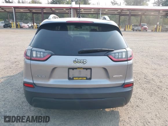 ✅ 2019 Jeep Cherokee Latitude Plus • VIN: 1C4PJMLB3KD288043 • Лот: 43130930. Опубликован ранее на IAAI с пробегом 193 872 миль. Бесплатный доступ к архиву аукционных продаж из США и подробный отчёт об истории автомобиля на DreamBid. Изображение 16.