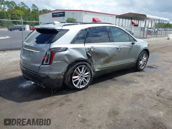 ✅ 2025 Cadillac XT5 AWD Sport • VIN: 1GYKNGRSXSZ135129 • Lot: 43274061. Listed on IAAI with 378 mi. Free auction sales archive from the USA and detailed vehicle history report at DreamBid. Image 4.