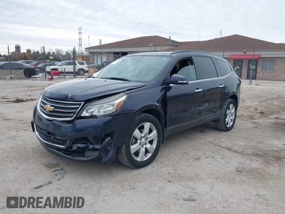 ✅ 2016 Chevrolet Traverse LT • VIN: 1GNKRGKD7GJ332374 • Lot: 43599056. Wystawiony na IAAI z przebiegiem 126 237 mil. Bezpłatny archiwum sprzedaży aukcyjnych z USA i szczegółowy raport historii pojazdu na DreamBid. Zdjęcie 2.