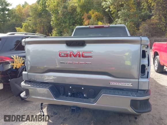 ✅ 2025 GMC Sierra 1500 Elevation • VIN: 1GTRUJEK4SZ135850 • Лот: 43287545. Опубликован ранее на IAAI с пробегом 777 миль. Бесплатный доступ к архиву аукционных продаж из США и подробный отчёт об истории автомобиля на DreamBid. Изображение 16.