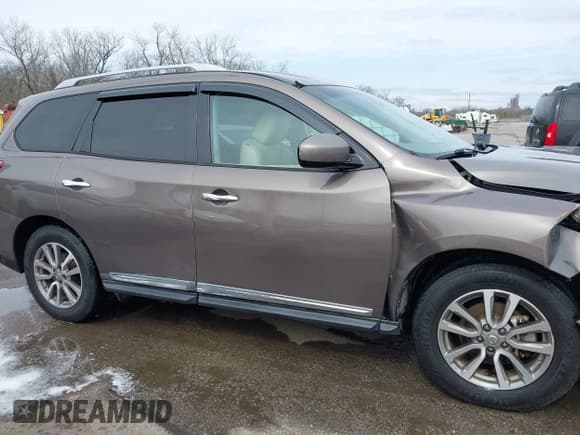 ✅ 2014 Nissan Pathfinder SV • VIN: 5N1AR2MNXEC664870 • Lot: 41550116. Listed on IAAI with 126,076 mi. Free auction sales archive from the USA and detailed vehicle history report at DreamBid. Image 13.
