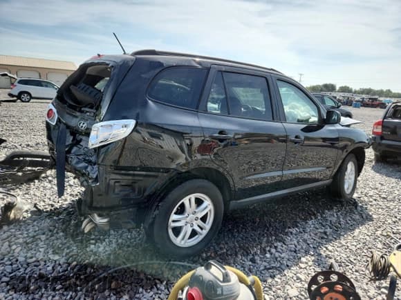 ✅ 2010 Hyundai Santa Fe GLS • VIN: 5NMSG3AB0AH353250 • Лот: 80570805. Опубликован ранее на Copart с пробегом 199 549 миль. Бесплатный доступ к архиву аукционных продаж из США и подробный отчёт об истории автомобиля на DreamBid. Изображение 3.