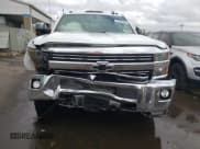 ✅ 2019 Chevrolet Silverado 2500HD LTZ • VIN: 1GC1KTEG9KF100989 • Lot: 72360484. Wystawiony na Copart z przebiegiem 141 313 mil. Bezpłatny archiwum sprzedaży aukcyjnych z USA i szczegółowy raport historii pojazdu na DreamBid. Zdjęcie 5.