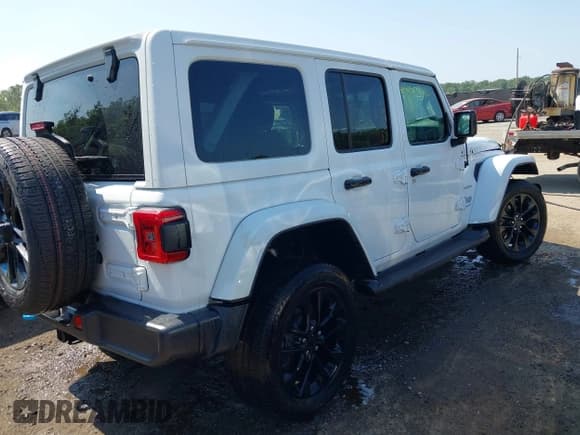 ✅ 2023 Jeep Wrangler Sahara • VIN: 1C4JJXP6XPW537180 • Lot: 42709330. Listed on IAAI with 31,251 mi. Free auction sales archive from the USA and detailed vehicle history report at DreamBid. Image 4.