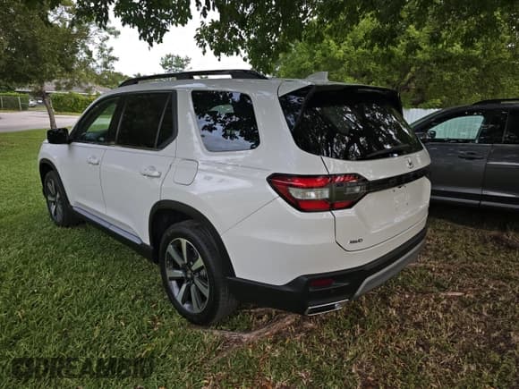 ✅ 2024 Honda Pilot Elite • VIN: 5FNYG1H81RB031514 • Lot: 92780855. Wystawiony na Copart z przebiegiem 21 229 mil. Bezpłatny archiwum sprzedaży aukcyjnych z USA i szczegółowy raport historii pojazdu na DreamBid. Zdjęcie 3.