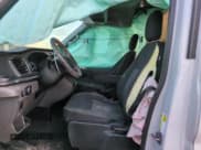 ✅ 2023 Ford Transit • VIN: 1FTBR2DG3PKA80135 • Lot: 46504465. Wystawiony na Copart z przebiegiem 21 334 mil. Bezpłatny archiwum sprzedaży aukcyjnych z USA i szczegółowy raport historii pojazdu na DreamBid. Zdjęcie 7.