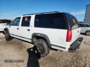 ✅ 1999 Chevrolet Suburban • VIN: 3GNGK26J6XG201502 • Лот: 89867585. Опубликован ранее на Copart с пробегом 198 342 миль. Бесплатный доступ к архиву аукционных продаж из США и подробный отчёт об истории автомобиля на DreamBid. Изображение 2.