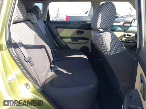 ✅ 2011 Kia Soul + • VIN: KNDJT2A22B7247148 • Lot: 43425478. Wystawiony na IAAI z przebiegiem 108 574 mil. Bezpłatny archiwum sprzedaży aukcyjnych z USA i szczegółowy raport historii pojazdu na DreamBid. Zdjęcie 8.