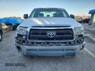 ✅ 2010 Toyota Tundra • VIN: 5TFUW5F1XAX130423 • Лот: 92505995. Опубликован ранее на Copart с пробегом 327 579 миль. Бесплатный доступ к архиву аукционных продаж из США и подробный отчёт об истории автомобиля на DreamBid. Изображение 5.