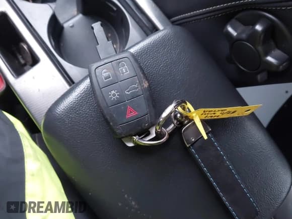 ✅ 2010 Volvo C30 • VIN: YV1672MK6A2181876 • Lot: 43834432. Listed on IAAI with 89,349 mi. Free auction sales archive from the USA and detailed vehicle history report at DreamBid. Image 11.