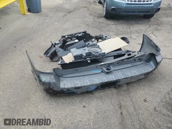 ✅ 2011 Toyota Sequoia Limited • VIN: 5TDJY5G13BS044843 • Lot: 59285055. Listed on Copart with 150,248 mi. Free auction sales archive from the USA and detailed vehicle history report at DreamBid. Image 12.