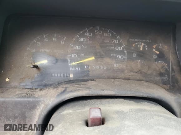 ✅ 1997 Chevrolet Silverado 1500 • VIN: 2GCEC19M4V1161231 • Lot: 68785265. Wystawiony na Copart z przebiegiem 330 979 mil. Bezpłatny archiwum sprzedaży aukcyjnych z USA i szczegółowy raport historii pojazdu na DreamBid. Zdjęcie 9.