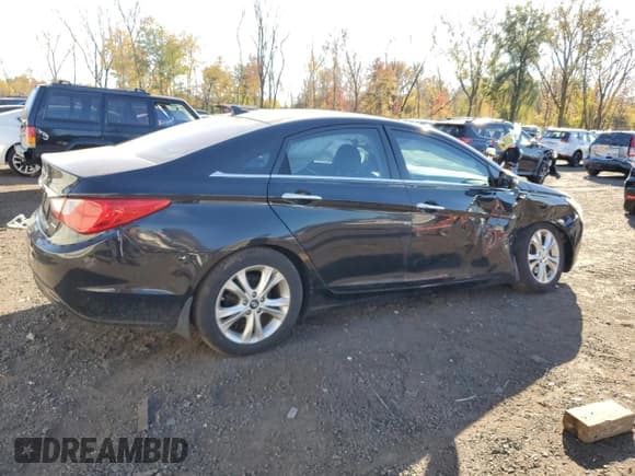✅ 2013 Hyundai Sonata SE • VIN: 5NPEC4AC7DH685135 • Lot: 76455844. Listed on Copart with 201,233 mi. Free auction sales archive from the USA and detailed vehicle history report at DreamBid. Image 3.