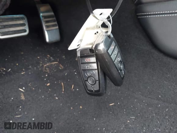 ✅ 2020 Ford Mustang EcoBoost Premium • VIN: 1FATP8UH7L5126473 • Lot: 43405791. Wystawiony na IAAI z przebiegiem 55 771 mil. Bezpłatny archiwum sprzedaży aukcyjnych z USA i szczegółowy raport historii pojazdu na DreamBid. Zdjęcie 11.