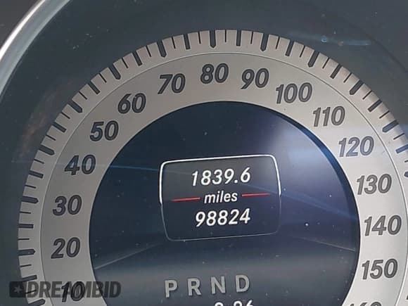 ✅ 2014 Mercedes-Benz C 250 • VIN: WDDGJ4HB0EG198267 • Lot: 42495263. Wystawiony na IAAI z przebiegiem 98 824 mil. Bezpłatny archiwum sprzedaży aukcyjnych z USA i szczegółowy raport historii pojazdu na DreamBid. Zdjęcie 14.