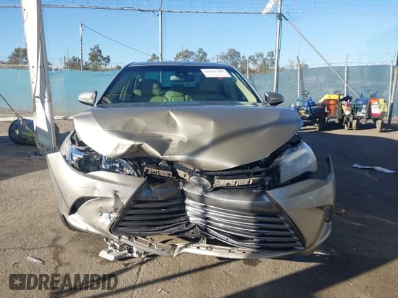 ✅ 2017 Toyota Camry SE • VIN: 4T1BF1FK6HU724541 • Lot: 43561295. Listed on IAAI with 79,571 mi. Free auction sales archive from the USA and detailed vehicle history report at DreamBid. Image 12.