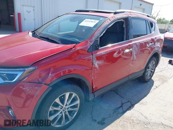 ✅ 2016 Toyota RAV4 Limited • VIN: 2T3DFREV2GW539427 • Lot: 42233024. Wystawiony na IAAI z przebiegiem 123 169 mil. Bezpłatny archiwum sprzedaży aukcyjnych z USA i szczegółowy raport historii pojazdu na DreamBid. Zdjęcie 6.