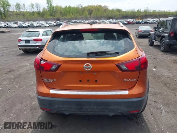 ✅ 2017 Nissan Rogue SL • VIN: JN1BJ1CR2HW103602 • Lot: 42124914. Wystawiony na IAAI z przebiegiem 59 780 mil. Bezpłatny archiwum sprzedaży aukcyjnych z USA i szczegółowy raport historii pojazdu na DreamBid. Zdjęcie 16.