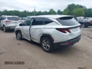 ✅ 2022 Hyundai Tucson SE • VIN: 5NMJA3AE8NH050455 • Lot: 42495241. Wystawiony na IAAI z przebiegiem 59 021 mil. Bezpłatny archiwum sprzedaży aukcyjnych z USA i szczegółowy raport historii pojazdu na DreamBid. Zdjęcie 3.