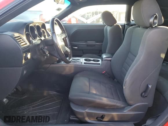 ✅ 2009 Dodge Challenger SE • VIN: 2B3LJ44V89H522487 • Lot: 80212284. Wystawiony na Copart z przebiegiem 110 112 mil. Bezpłatny archiwum sprzedaży aukcyjnych z USA i szczegółowy raport historii pojazdu na DreamBid. Zdjęcie 7.