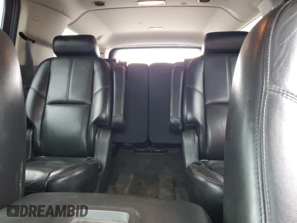 ✅ 2007 Chevrolet Suburban LT • VIN: 1GNFK16397J223354 • Lot: 81551664. Wystawiony na Copart z przebiegiem 238 384 mil. Bezpłatny archiwum sprzedaży aukcyjnych z USA i szczegółowy raport historii pojazdu na DreamBid. Zdjęcie 10.