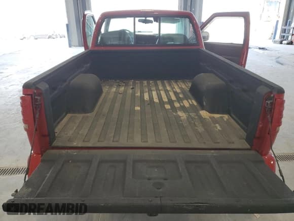 ✅ 1994 Chevrolet S-10 • VIN: 1GCCS14Z7R8156931 • Лот: 84514594. Опубликован ранее на Copart с пробегом 175 817 миль. Бесплатный доступ к архиву аукционных продаж из США и подробный отчёт об истории автомобиля на DreamBid. Изображение 11.