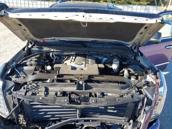 ✅ 2015 Cadillac Escalade Premium • VIN: 1GYS4NKJ8FR632159 • Lot: 43397633. Wystawiony na IAAI z przebiegiem 186 988 mil. Bezpłatny archiwum sprzedaży aukcyjnych z USA i szczegółowy raport historii pojazdu na DreamBid. Zdjęcie 10.