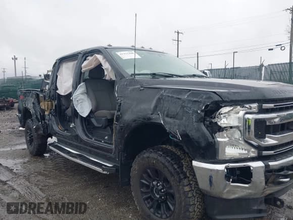 ✅ 2022 Ford F-250 XL • VIN: 1FT7W2BN3NEF50675 • Lot: 41975248. Listed on IAAI with 17,598 mi. Free auction sales archive from the USA and detailed vehicle history report at DreamBid. Image 16.