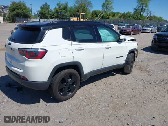 2020 Jeep Compass Latitude с VIN 3C4NJDBB2LT131916, выставлен на аукционе IAAI как лот 42133219 с пробегом 58 211 миль миль и . История ставок и продаж доступна на DreamBid. Изображение 4.