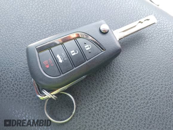 2022 Toyota Camry SE z VIN 4T1G11AK5NU075077, wystawiony jako IAAI lot #42359500 z przebiegiem 35 938 mil mil oraz . Historia ofert i sprzedaży dostępna na DreamBid. Obrazek 11.