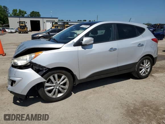 2013 Hyundai Tucson Limited z VIN KM8JUCAC9DU557664, wystawiony jako Copart lot #53707934 z przebiegiem 148 967 mil mil oraz Szkoda całkowita • Salvage title. Historia ofert i sprzedaży dostępna na DreamBid. Obrazek 1.