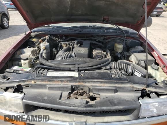 ✅ 2001 Chevrolet S-10 LS • VIN: 1GCCS19501K156105 • Lot: 89649785. Listed on Copart with 145,245 mi. Free auction sales archive from the USA and detailed vehicle history report at DreamBid. Image 11.