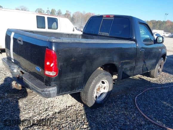 ✅ 1997 Ford F-150 • VIN: 1FTDF17W0VNC22726 • Lot: 43728081. Listed on IAAI with 194,836 mi. Free auction sales archive from the USA and detailed vehicle history report at DreamBid. Image 4.