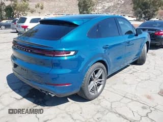 ✅ 2025 Porsche Cayenne • VIN: WP1BA2AY4SDA31364 • Lot: 43304610. Wystawiony na IAAI z przebiegiem 5 121 mil. Bezpłatny archiwum sprzedaży aukcyjnych z USA i szczegółowy raport historii pojazdu na DreamBid. Zdjęcie 4.