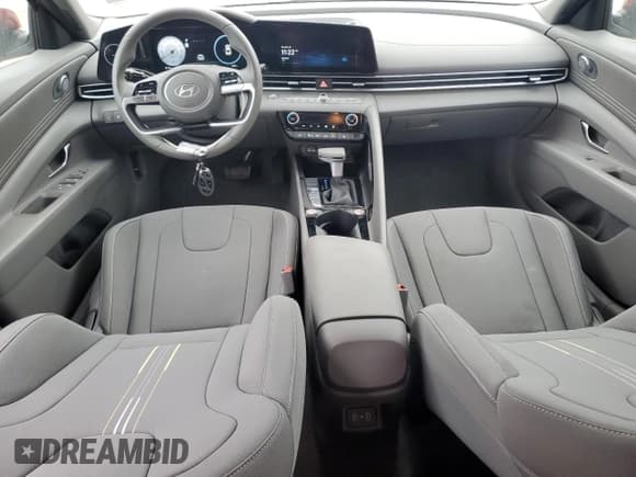 ✅ 2025 Hyundai Elantra SEL Convenience • VIN: KMHLS4DG9SU043376 • Lot: 93846635. Listed on Copart with 5,227 mi. Free auction sales archive from the USA and detailed vehicle history report at DreamBid. Image 8.