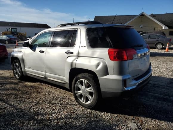 ✅ 2016 GMC Terrain SLE • VIN: 2GKFLNE34G6104644 • Lot: 84649965. Wystawiony na Copart z przebiegiem 155 232 mil. Bezpłatny archiwum sprzedaży aukcyjnych z USA i szczegółowy raport historii pojazdu na DreamBid. Zdjęcie 2.