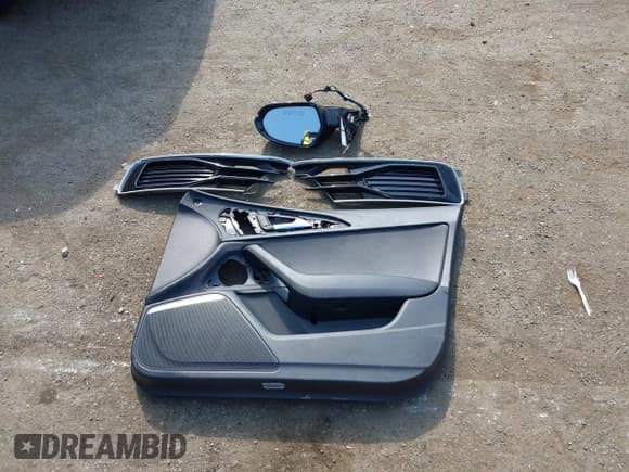 ✅ 2016 Audi A6 Premium Plus • VIN: WAUGFAFC3GN008639 • Лот: 42847060. Опубликован ранее на IAAI с пробегом 77 962 миль. Бесплатный доступ к архиву аукционных продаж из США и подробный отчёт об истории автомобиля на DreamBid. Изображение 12.